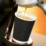 Product foto van Karton drinkbekers To Go creme 100ml