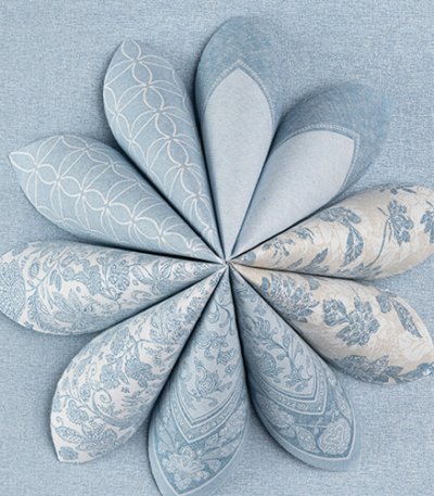 Product foto van 50 Servetten "ROYAL Collection" 1/4 vouw 40 cm x 40 cm blauw "Paisley"