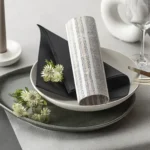 Product foto van Servetten papier zwart set van 50 40x40cm Royal Collection 1/4 vouw