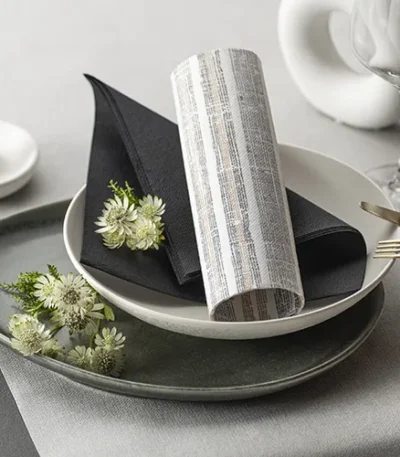 Product foto van Servetten papier zwart set van 50 40x40cm Royal Collection 1/4 vouw